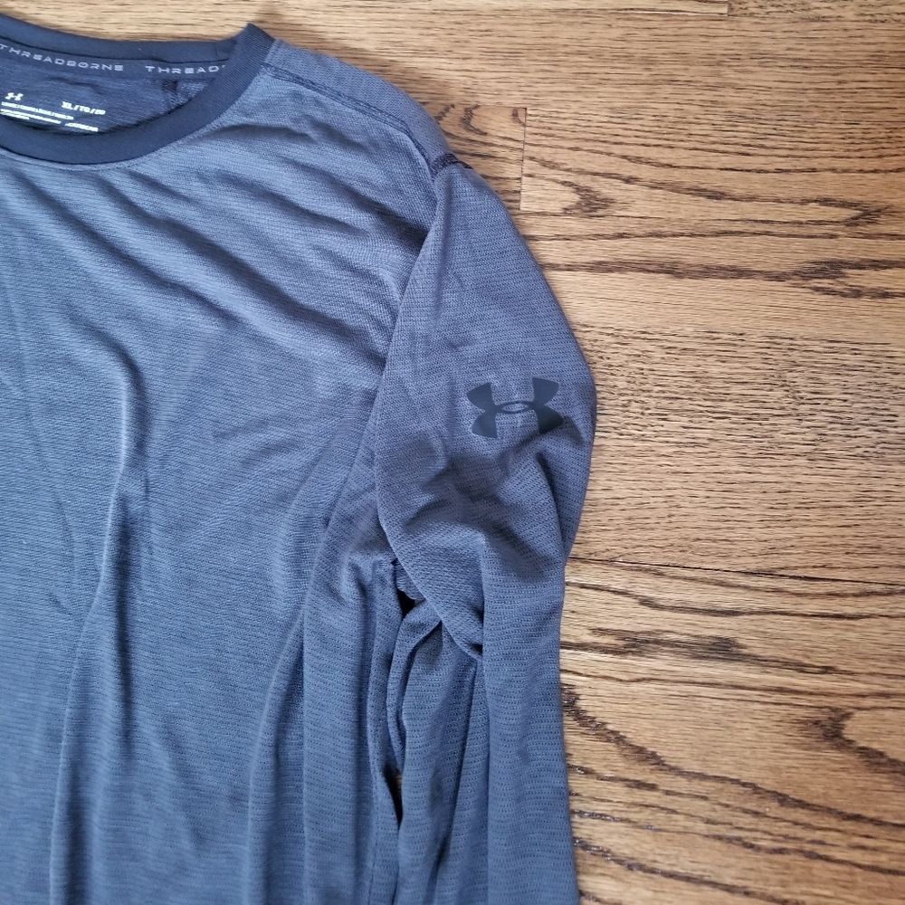 Under Armour pullover - Picture 2 of 4
